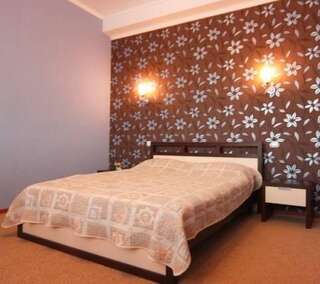 Гостиница Economy Hotel  Улан-Удэ Большой двухместный номер-5